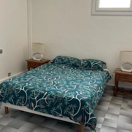 F2 Duplex Climatise Cap Centre Port Apartment